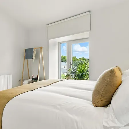 The Loft At The Warehouse * كليفدين